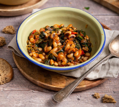 Black-Eyed Bean Stew with Tomato & Spinach with Voion